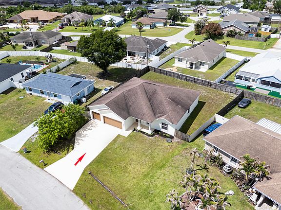 4th image of 232 SW Aldoro Place
