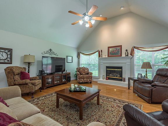 3rd image of 7813 Scenic View Dr