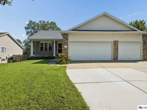 1541 Bordeaux Rd, Lincoln, NE 68522