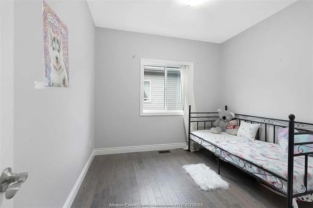 5 bed, $3,500 — Photo 4