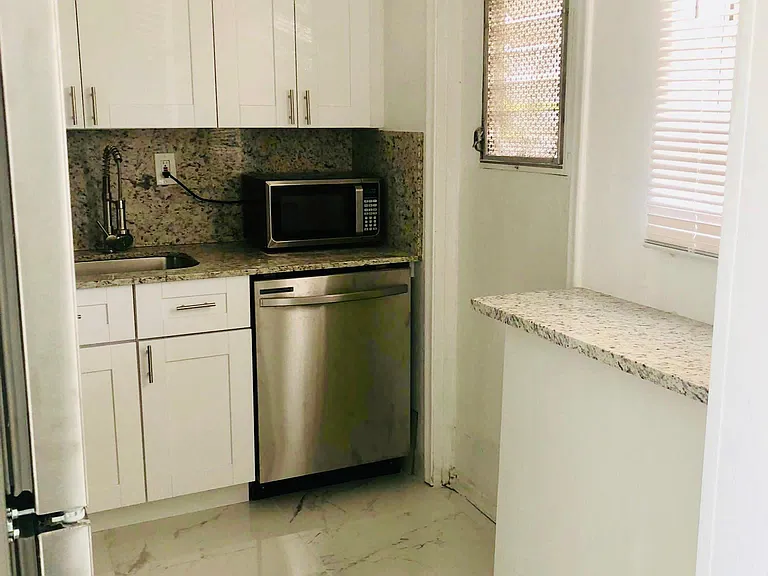 2880 NE 203rd St #B12 — Photo 5