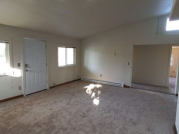 4th image of 2211 E 33rd St