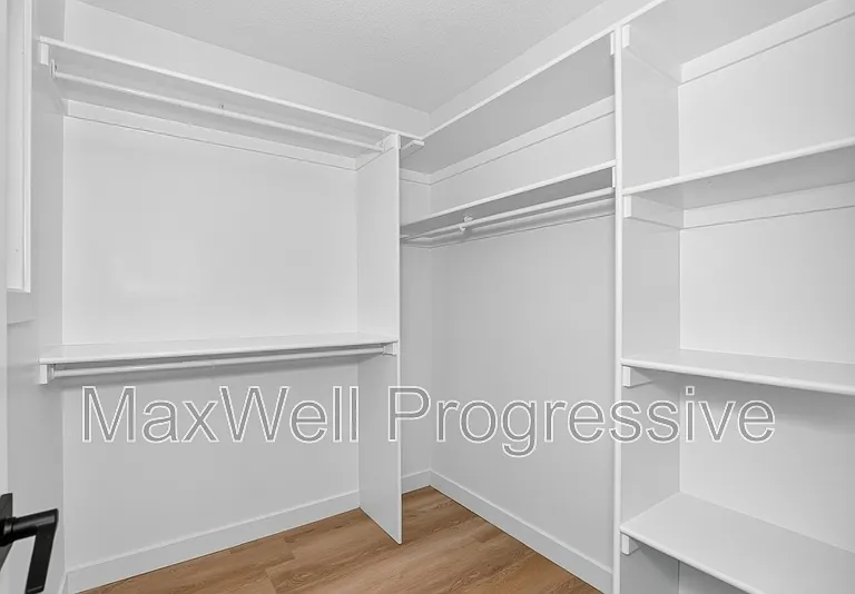 14510 95th Ave NW #MAIN FLOOR — Photo 31