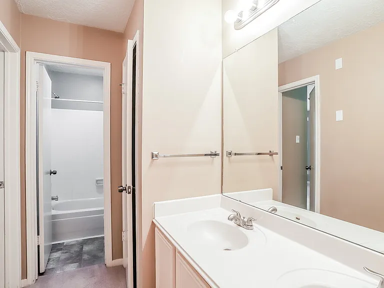 4910 Stone Harbor Dr — Photo 15
