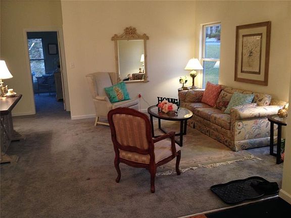 5th image of 46 Grayhawk Ct
