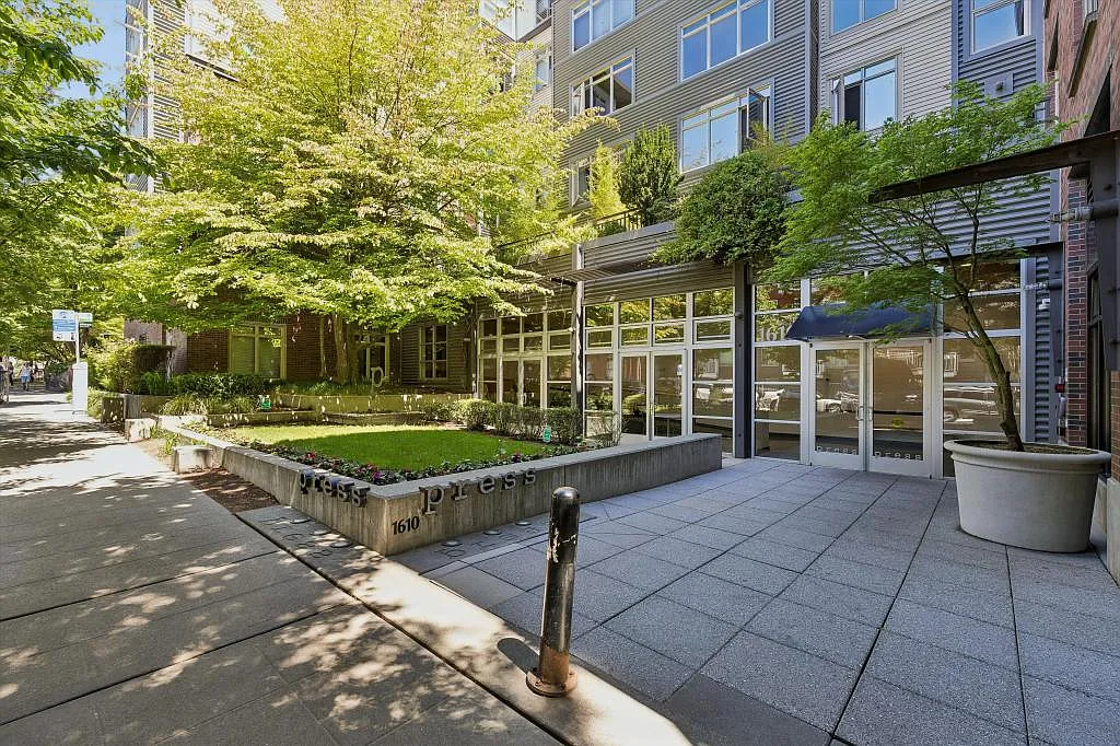 The Press Condos - 1 bedroom — Photo 2