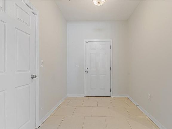 5th image of 3040 Sanderling St