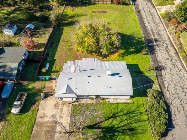 6874 Weeks Rd, Redding, CA 96002