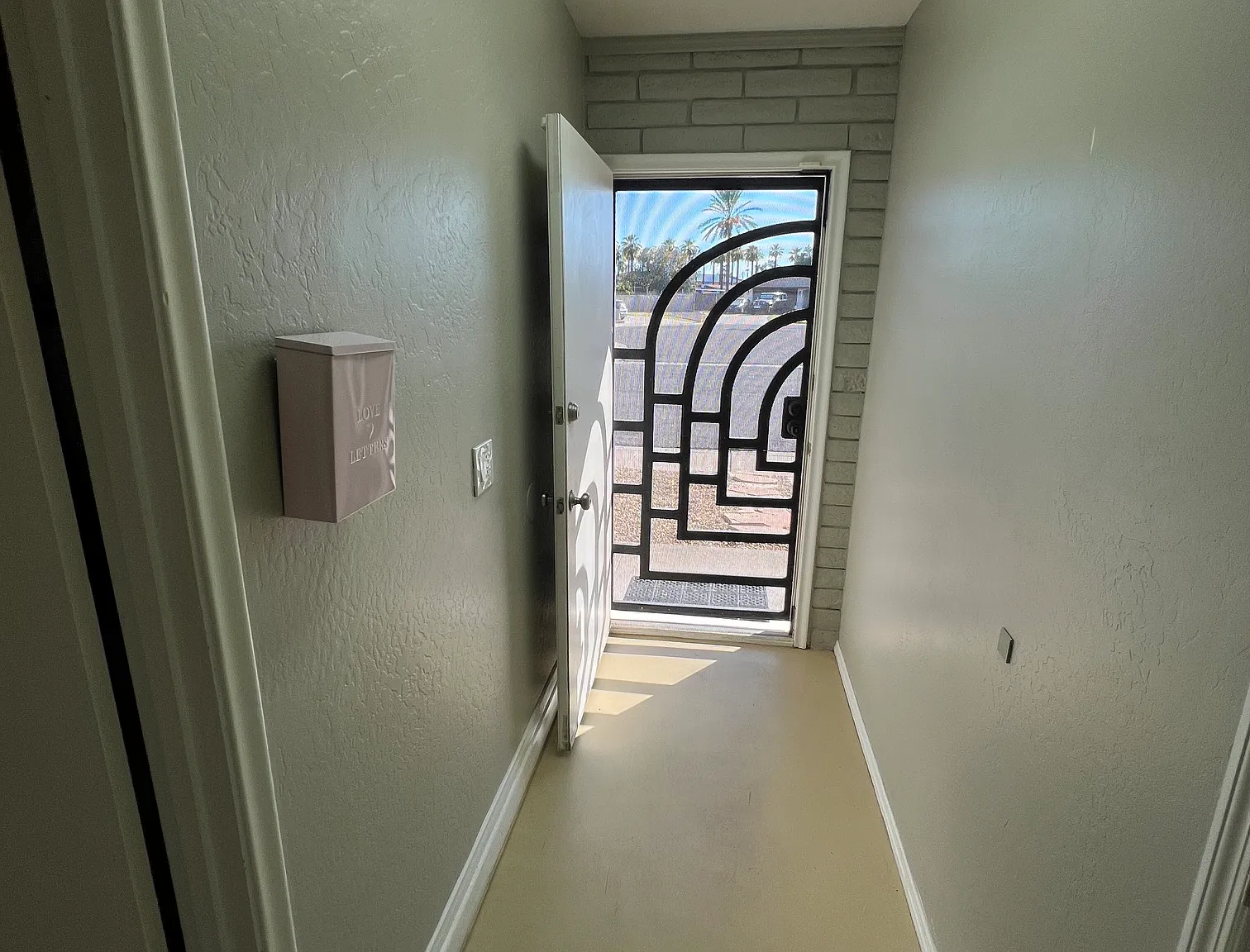 Studio, 225 sqft, $950 — Photo 3