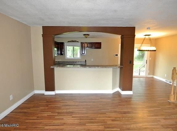 4th image of 1511 Albert Ave
