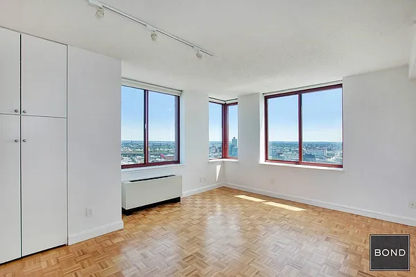 Sold by Bond New York | media 22