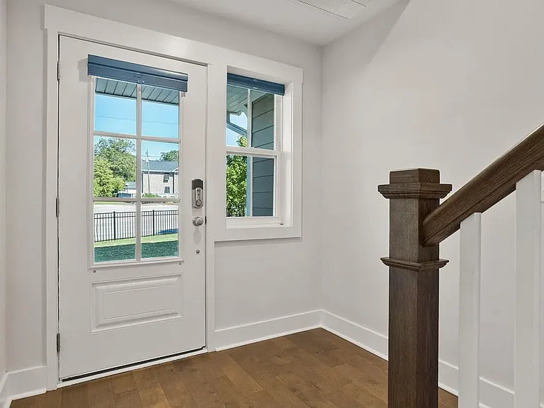 315 Pete Hollis Blvd — Photo 2