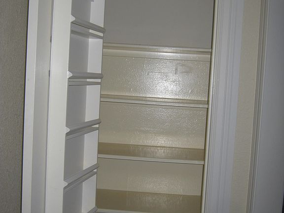 4th image of 204 Oakdale St
