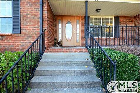 3rd image of 406 Mountain View Ct