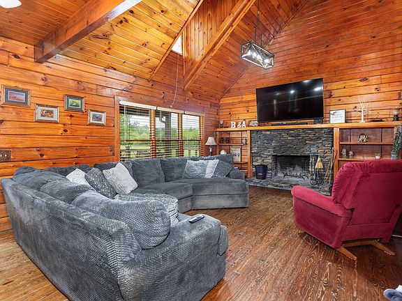 4th image of 544 Fann Rd