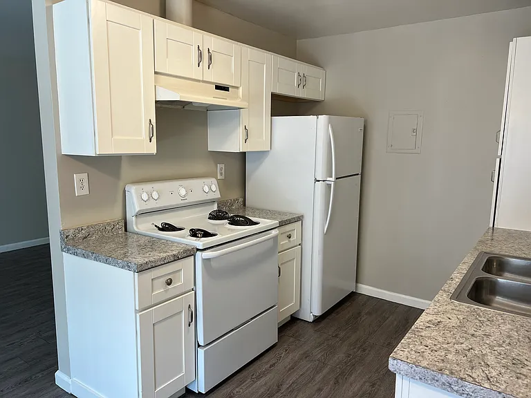 630 Junipero Ave #4 — Photo 6