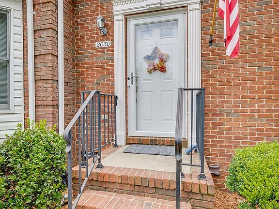 5th image of 2030 W Manor Ct #2030