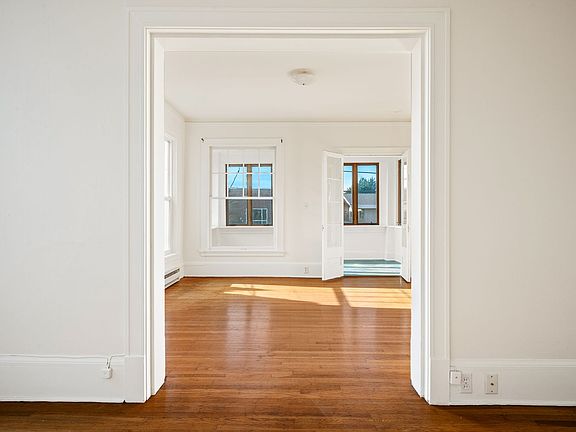 4th image of 1407 9th Ave W APT A