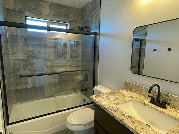 3rd image of 2989 Palisades Dr #A