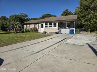 1431 Old Folkstone Rd, Sneads Ferry, NC 28460