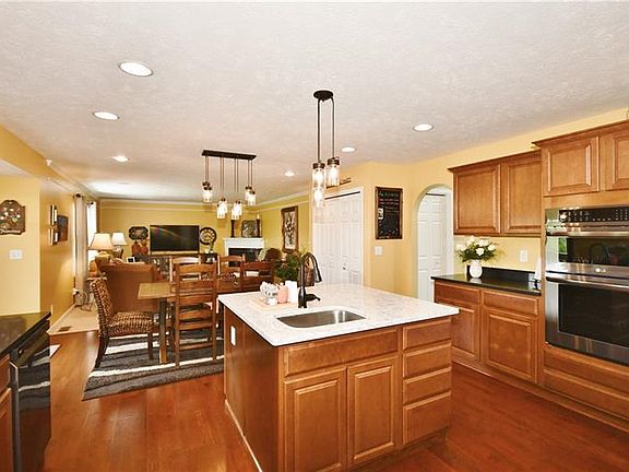 5th image of 323 Kennett Dr