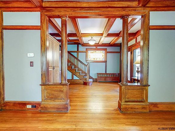 3rd image of 110 Elm St