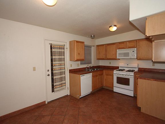 4th image of 1123 N Queen Ave