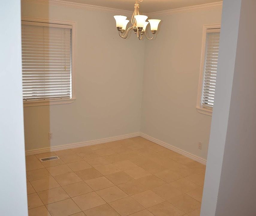 2nd image of 990 E New Hope Dr