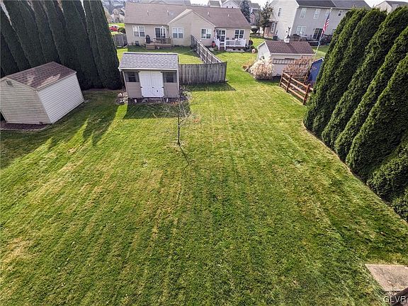 3rd image of 702 White Cir