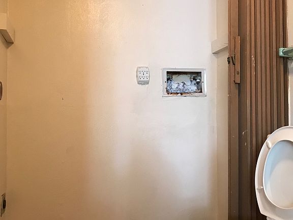 3rd image of 2843-2853 Lake Shore Pl #2849