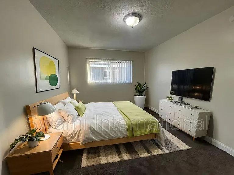 10970 S Figueroa St #7 — Photo 3