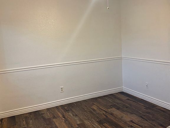 2nd image of 1120 W Ross Ave