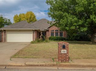 1121 Raliegh Ct, Edmond, OK 73003