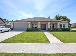 19517 Oakland Ave, Rialto, CA 92377