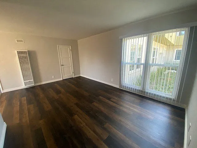Hollypark Knolls Apartments — Photo 78