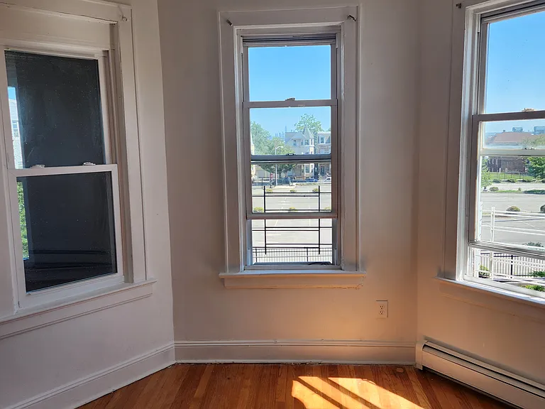 128 Ridge St #3 — Photo 8