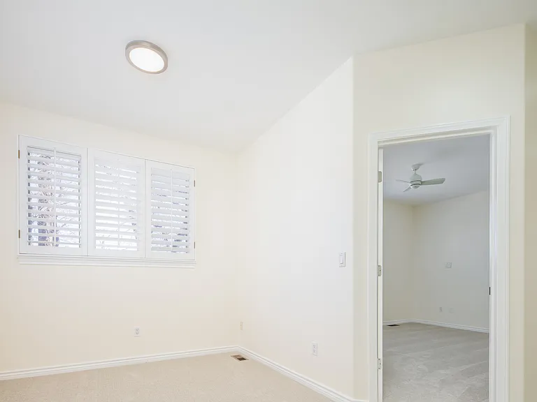 335 N Josephine St #A — Photo 34