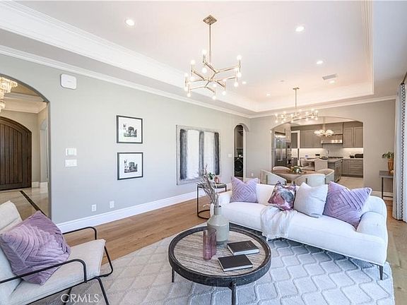 2nd image of 2119 Holly Ave