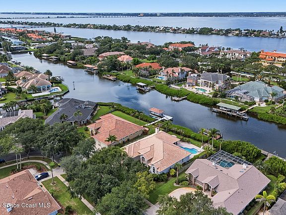 3rd image of 146 Windward Way