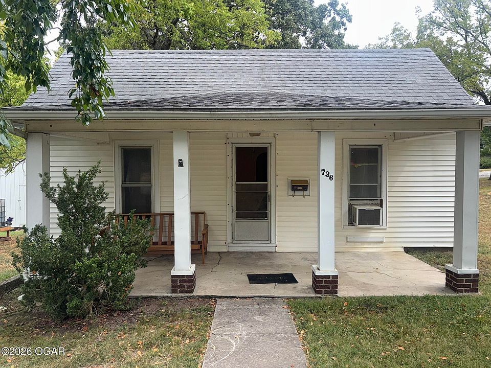 1st image of 736 E 14th St