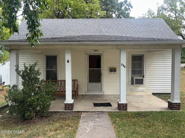 736 E 14th St, Baxter Springs, KS 66713