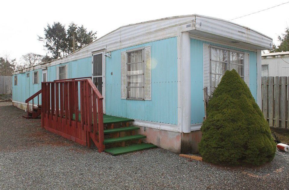 1st image of 808 Magellan Ave NW