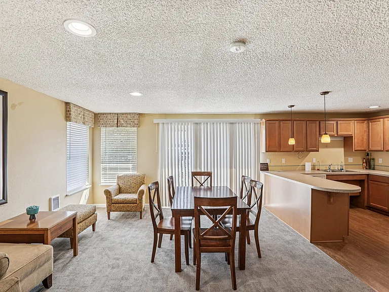 Cornell Manor Apartments — Photo 9