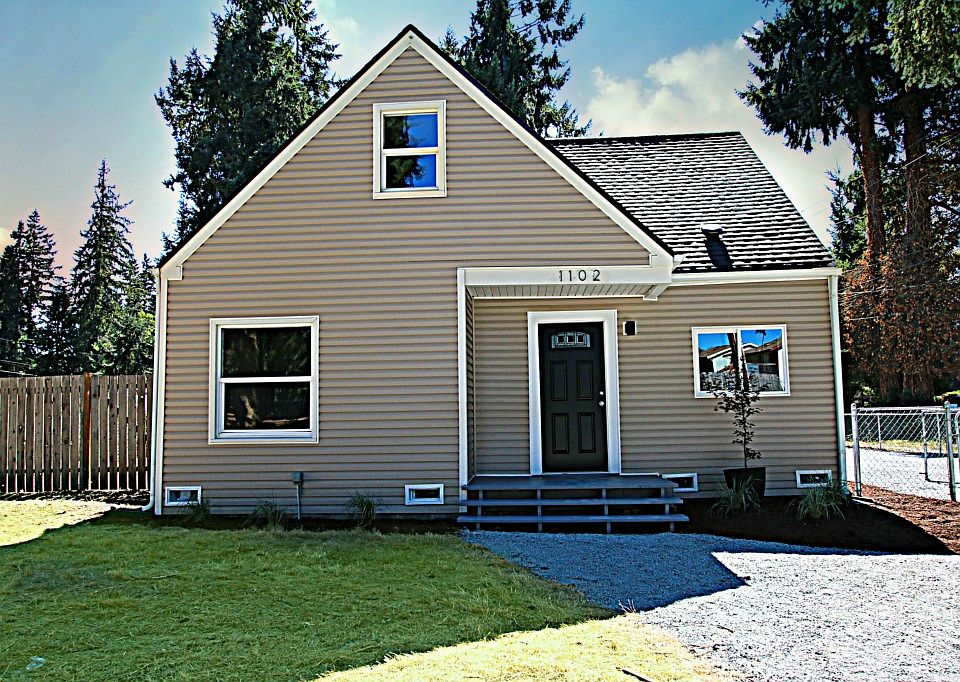 1st image of 1102 168th St E