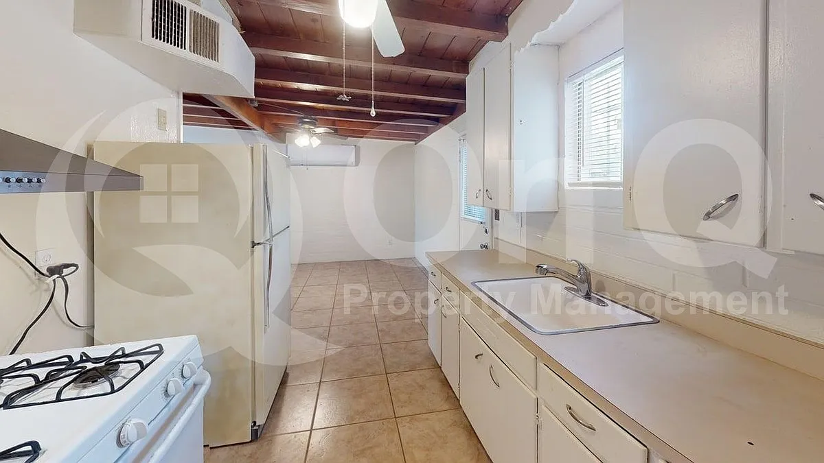 1 bed, 1.0 bath, 425 sqft, $600 — Photo 3
