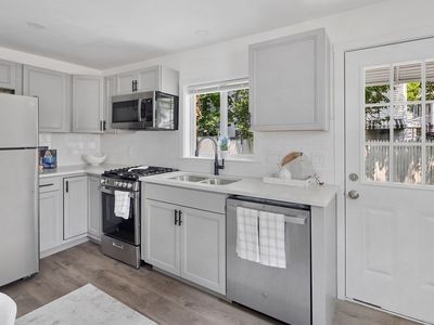 86 West St, Newton, MA, 02458