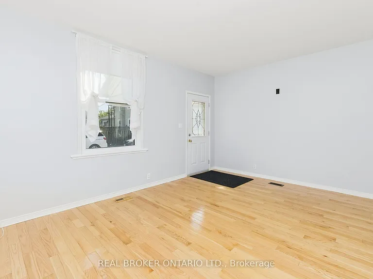 35 Victoria St — Photo 9