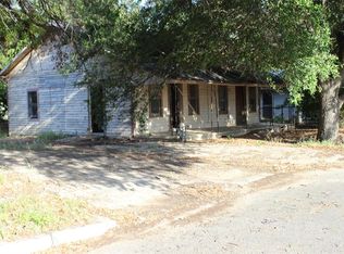 513 Llano St, Coleman, TX 76834