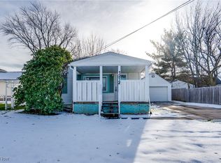 1212 Benton St, Barberton, OH 44203