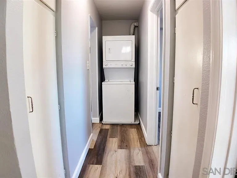 3934 1/2 Marine View Ave — Photo 24